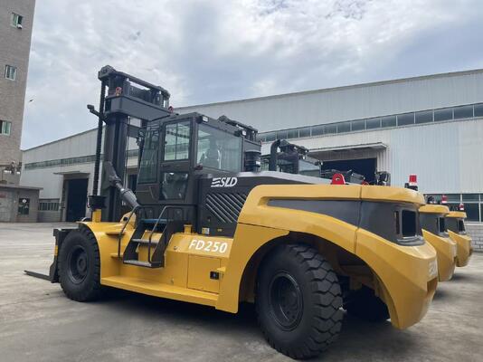 FD300 30 टन डीजल भारी ड्यूटी फोर्कलिफ्ट ट्रक कमिंस इंजन 4.0g मास्ट स्टील उद्योग