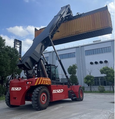 भारी शुल्क लाल कंटेनर हैंडलिंग स्टैकर के साथ Cummins इंजन 45000kgs लोड क्षमता ZF ट्रांसमिशन