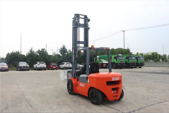 ISUZU इंजन FD40 8k 4t डीजल फोर्कलिफ्ट ट्रक बेल क्लैंप के साथ