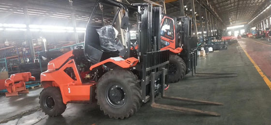 4WD रफ़ टेरेन फोर्कलिफ्ट