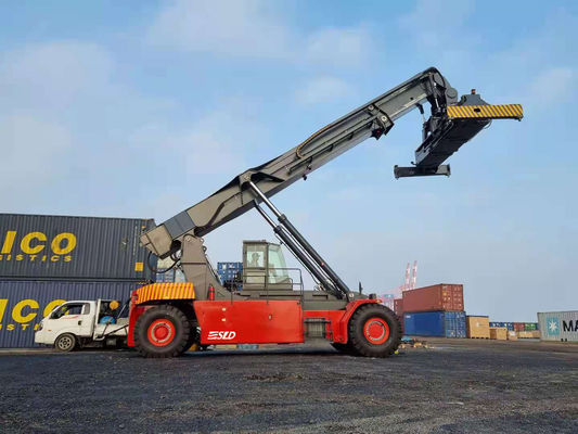 45000kg कंटेनर रिच स्टैकर ZF 5WG261 ऑटो ट्रांसमिशन के साथ
