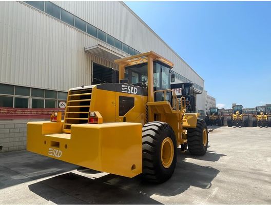 3000mm भारोत्तोलन ऊँचाई 20000kgs लोड 4x4 रफ टेरेन फोर्कलिफ्ट