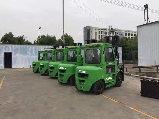ISUZU डीजल इंजन हाइड्रोलिक ट्रांसमिशन के साथ 3 टन फोर्कलिफ्ट